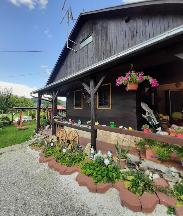 Kuca Viola, Traditional Wooden House In Tuhelj Kültér fotó
